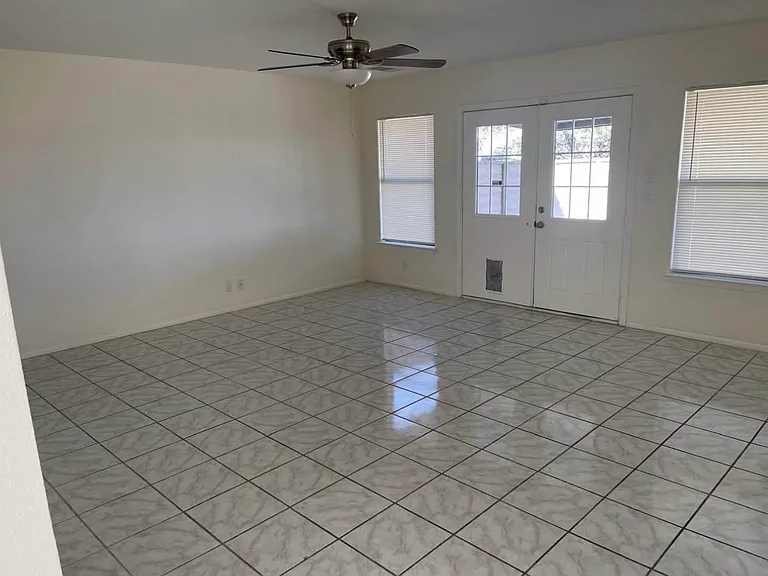 4214 Sunrise Cove Dr — Photo 5