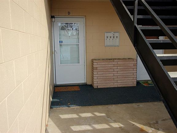 4th image of 1305 Goethals Dr APT D