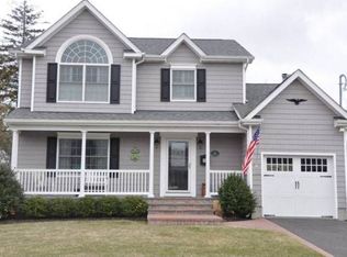 251 Smith Ave, Islip, NY 11751