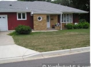 208 4th St SW, New Prague, MN 56071