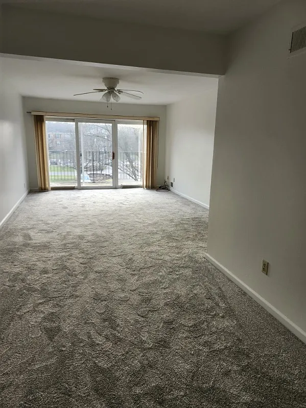 2 bed, 1060 sqft, $1,700 — Photo 3