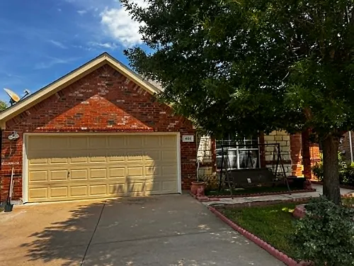 401 Lois Ln Photo 1