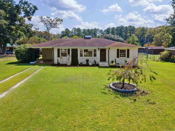 48 Hillcrest Dr., Andrews, SC 29510