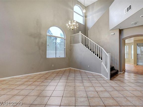 4th image of 4901 W El Campo Grande Ave