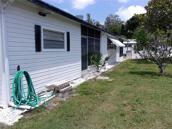 4th image of 122 Siesta Cir E