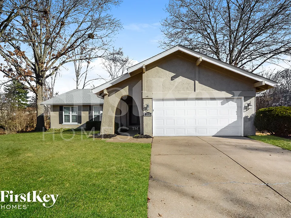 213 Hollyberry Ct