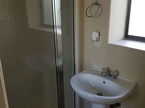 2nd image of 204 43rd Avenue Ct