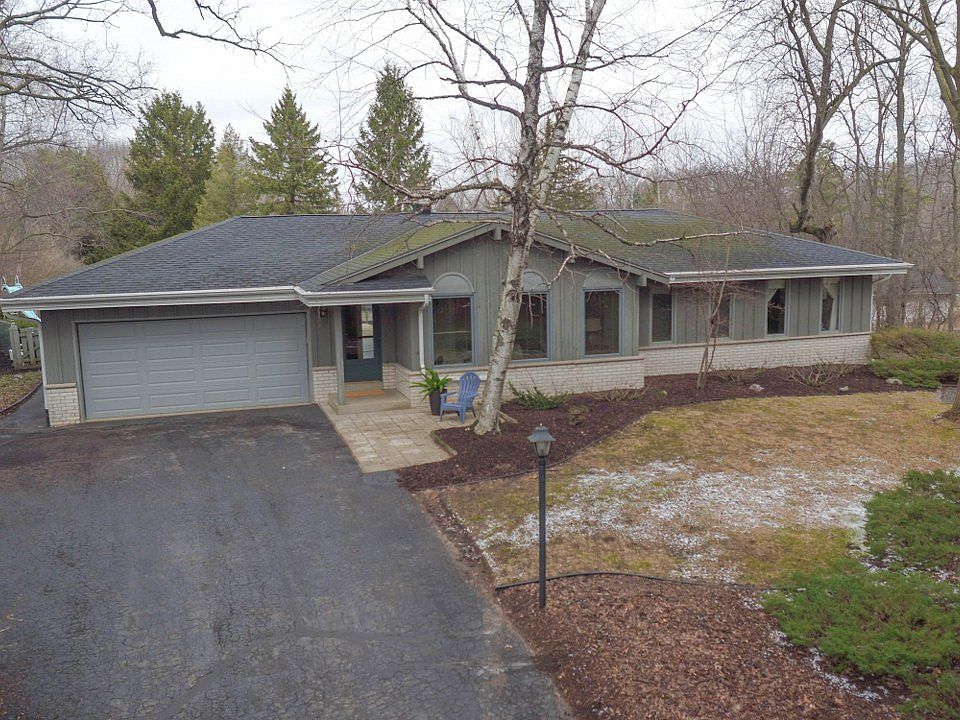 1st image of N71W26590 White Oak Dr