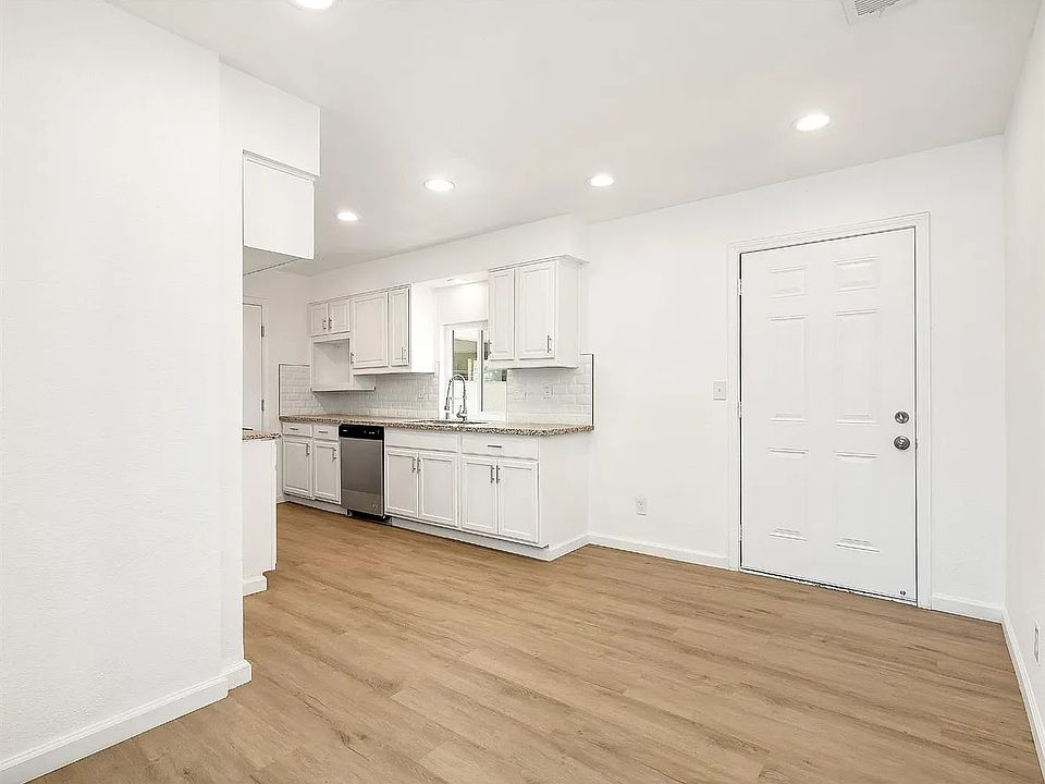 1st image of 4014 E Turner Ave