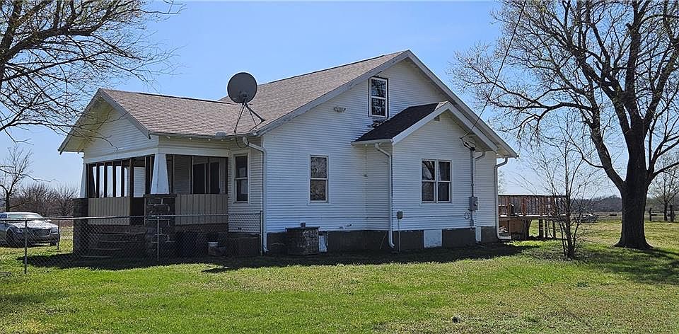 1st image of 103 S Delange Rd