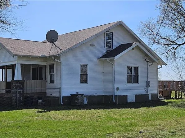 103 S Delange Rd, Girard, KS 66743