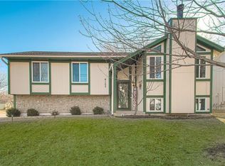 9103 Pflumm Rd, Lenexa, KS 66215