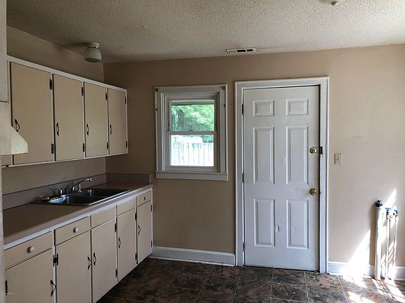 5th image of 1318 Hazel Avenue