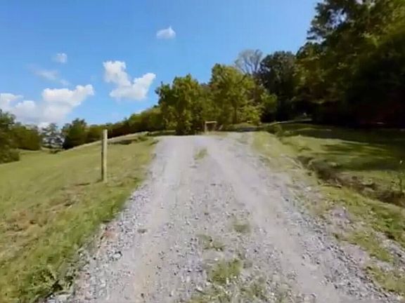 4th image of 639 Saylor Hill Rd