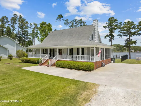 30 Fork Point West Road, Oriental, NC 28571