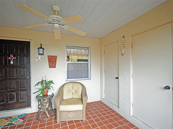3rd image of 211 Rubens Dr APT C