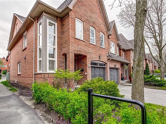 3rd image of 1084 Queen St W #8B