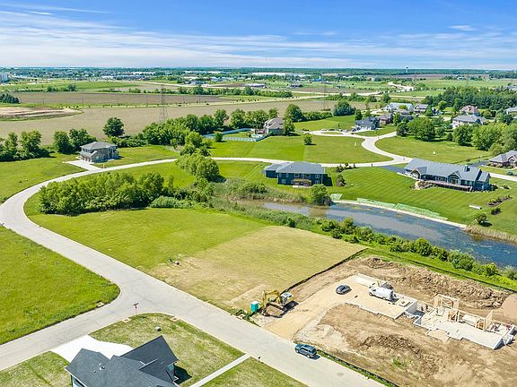 3rd image of 8836 Meadow Lake Trl