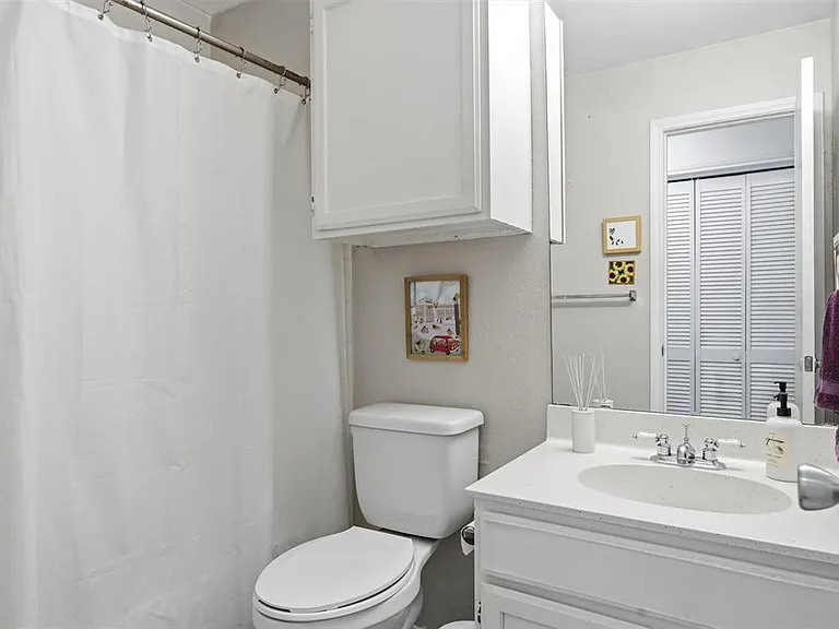 2215 Post Rd #1018 — Photo 5