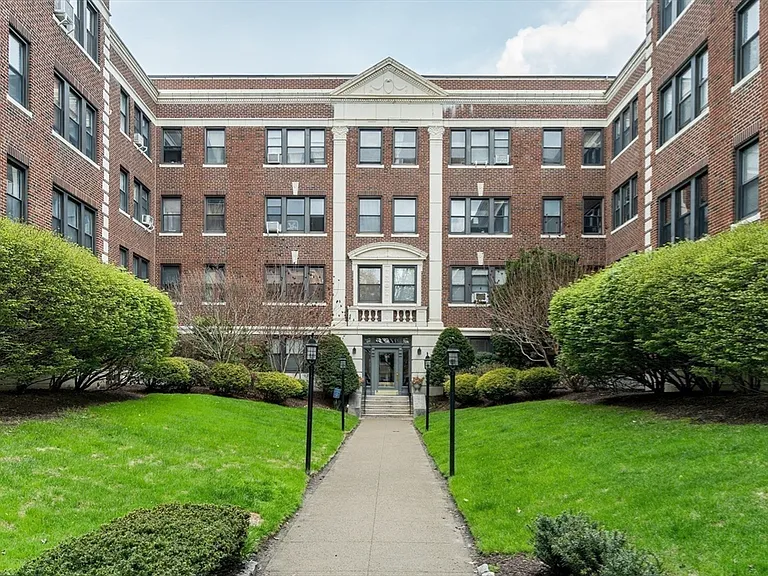 145 Englewood Ave #33 — Photo 4