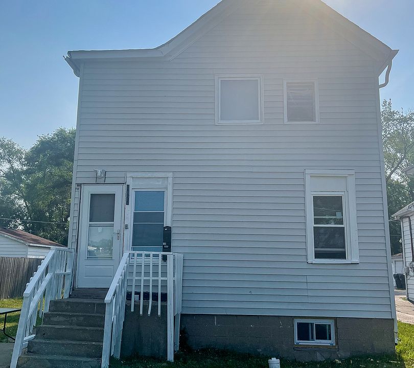 1st image of 1827 Hervey Ave