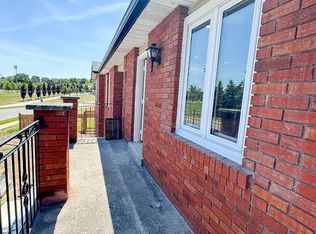 2 Pearson Ave, Richmond Hill, ON L4C 6T5