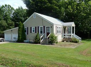 369 Carawan Ln, Chesapeake, VA 23322
