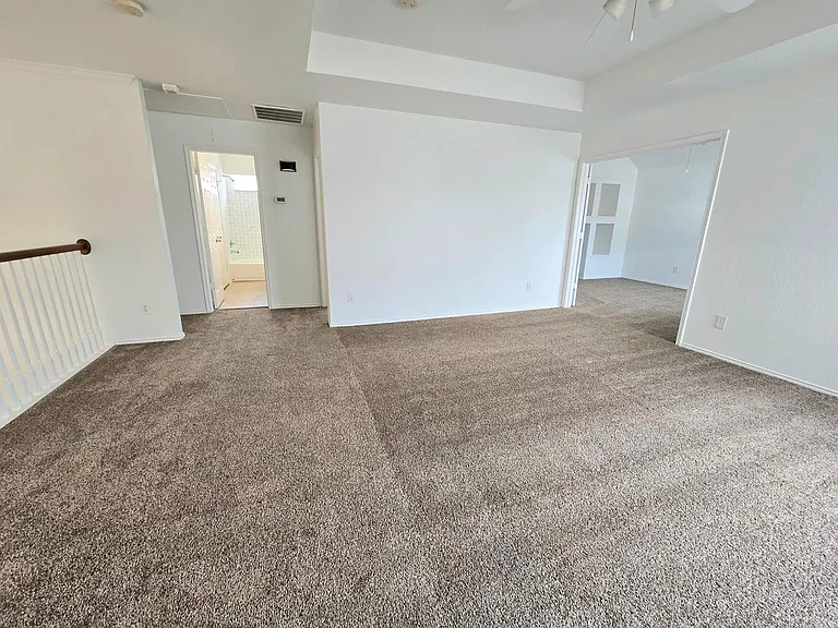 2040 Londonderry Dr — Photo 16