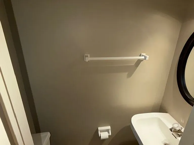 102 Hampton Dr — Photo 5