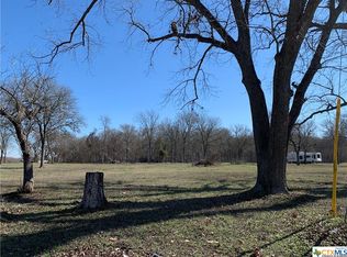 305 Turtle Ln, Seguin, TX 78155
