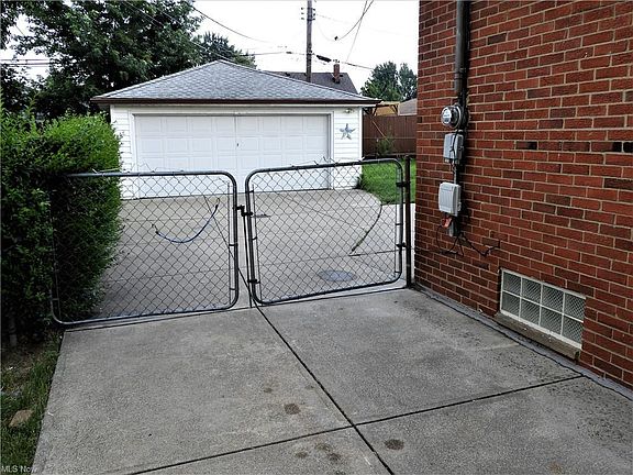 3rd image of 5763 Michael Dr