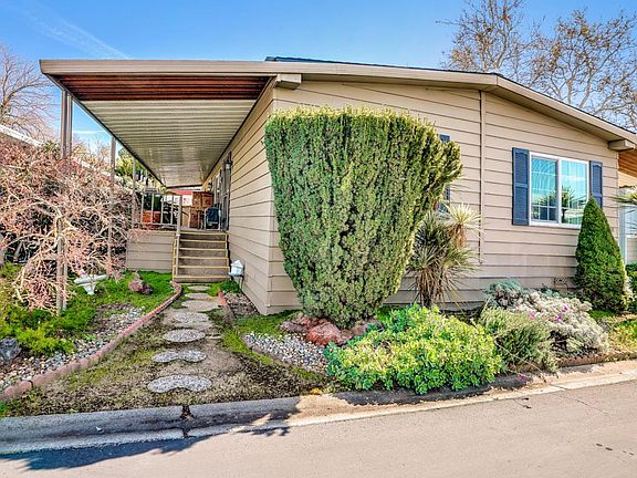 2nd image of 48 Creekside Dr #48