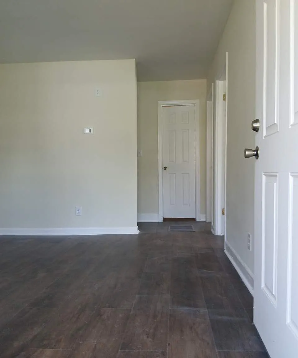 2 bed, 650 sqft, $1,300 — Photo 1