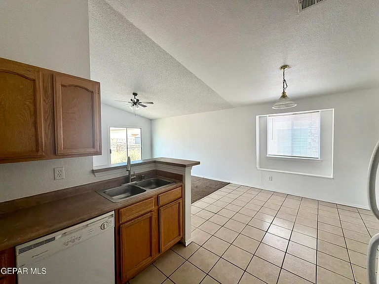 12501 Sombra Fuerte Dr — Photo 9