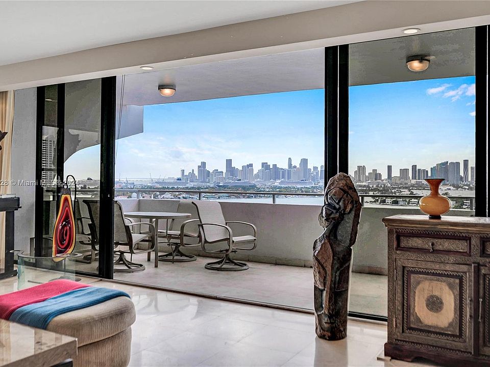 1st image of 11 Island Ave APT 2101