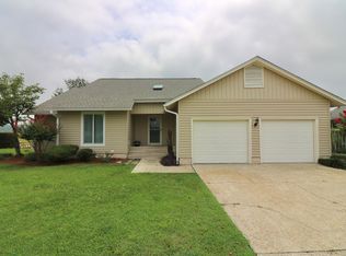 832 Castleberry Ct, Vass, NC 28394