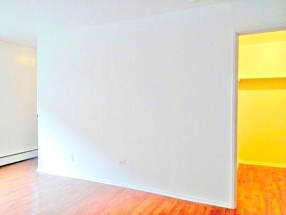 5th image of 6022 N Winthrop Ave
