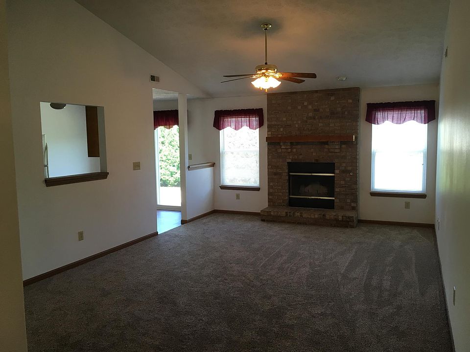 2nd image of 5140 Saddle Dr