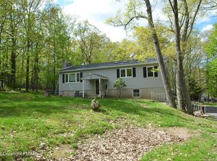2814 Laurel Ln, Henryville, PA 18332
