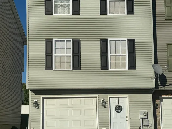134 Eagle Dr, Maidsville, WV 26541