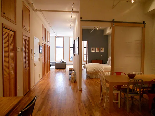 Rented by The Loft Broker | media 28