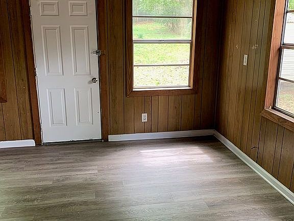 Spacious Laundry/Bonus Room
