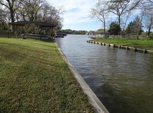 13180 Hawthorne Dr, Willis, TX 77318