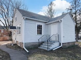 12585 Bronson Ave, Lindstrom, MN 55045