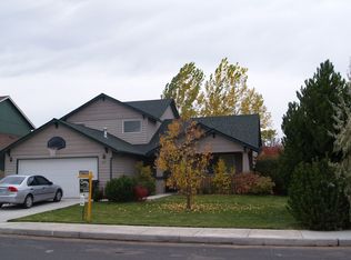 1913 SW 37th St, Redmond, OR 97756