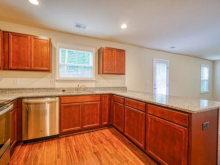 572 Millsgate Cir — Photo 17