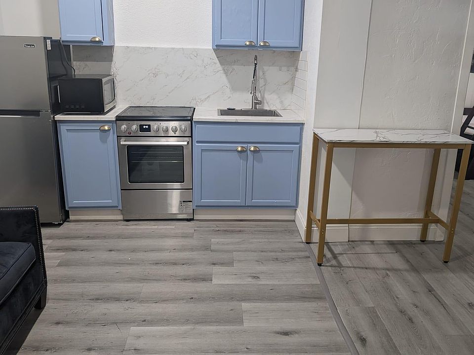 1st image of 2822 Pine Tree Dr APT 1