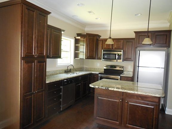 5th image of 409 Coldwater Dr