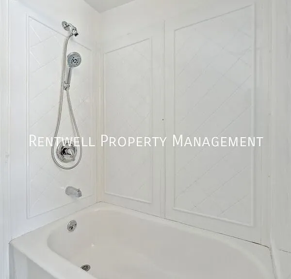 201 Chestnut St #4 — Photo 12