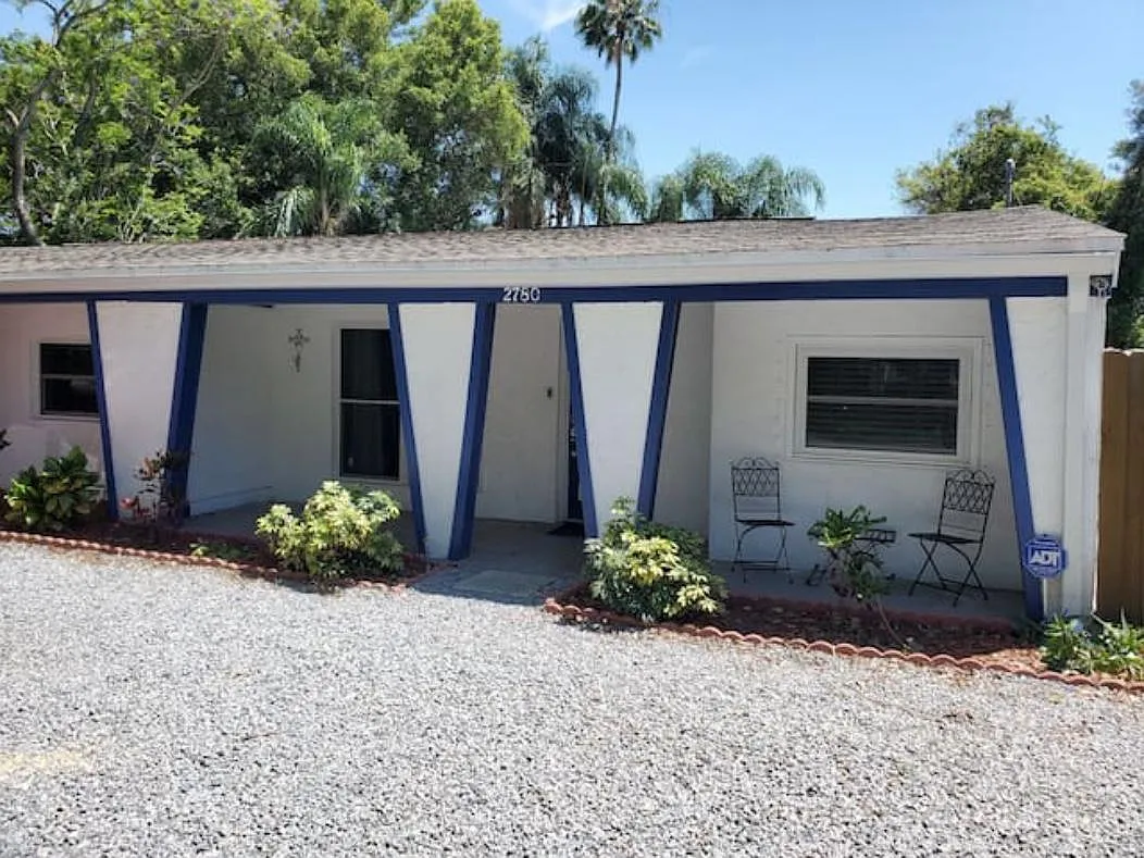 4 bed, 2445 sqft, $4,000 — Photo 2
